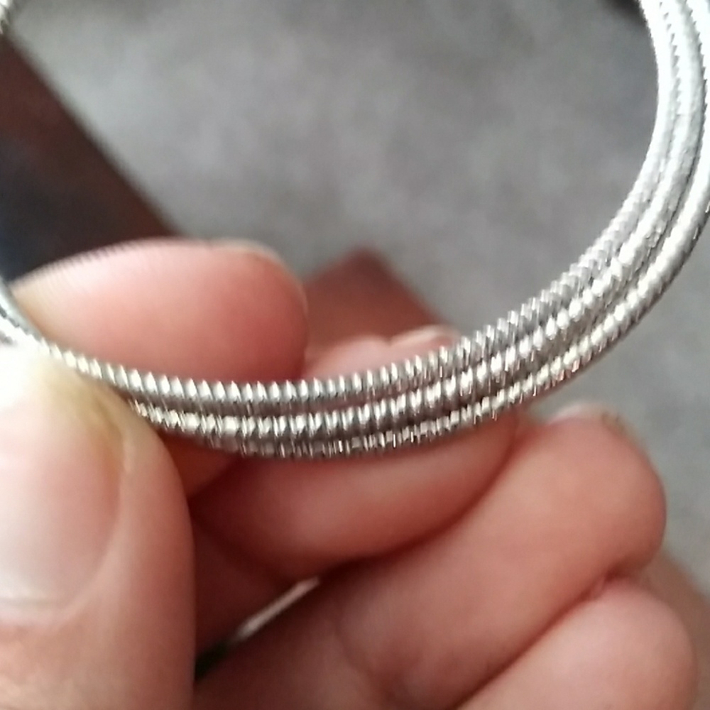 Hoop earings - Picture 2 of 3